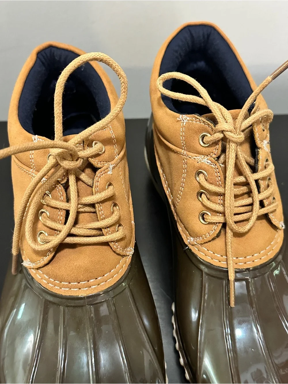 Tommy Hilfiger Women’s Duck Boots Size 7M Tan Brown Water Resistant Rain Shoes